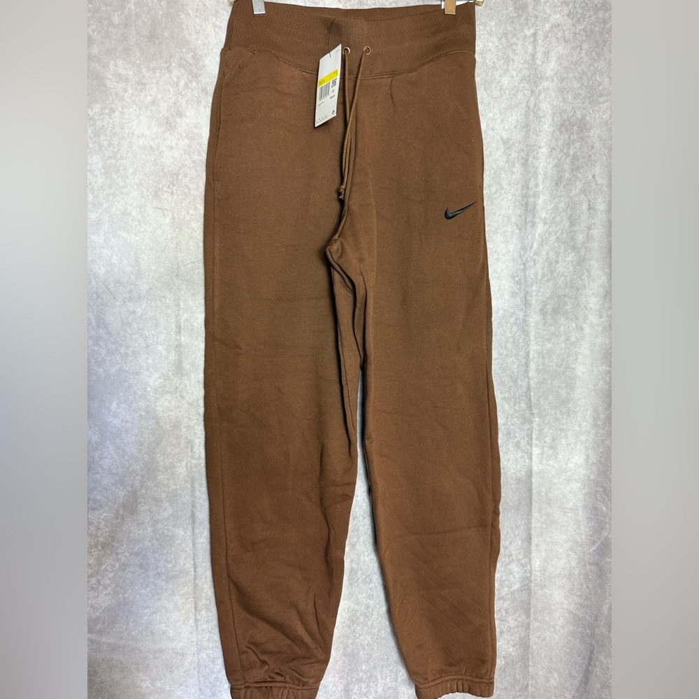 Nike High-Rise Brown Joggers